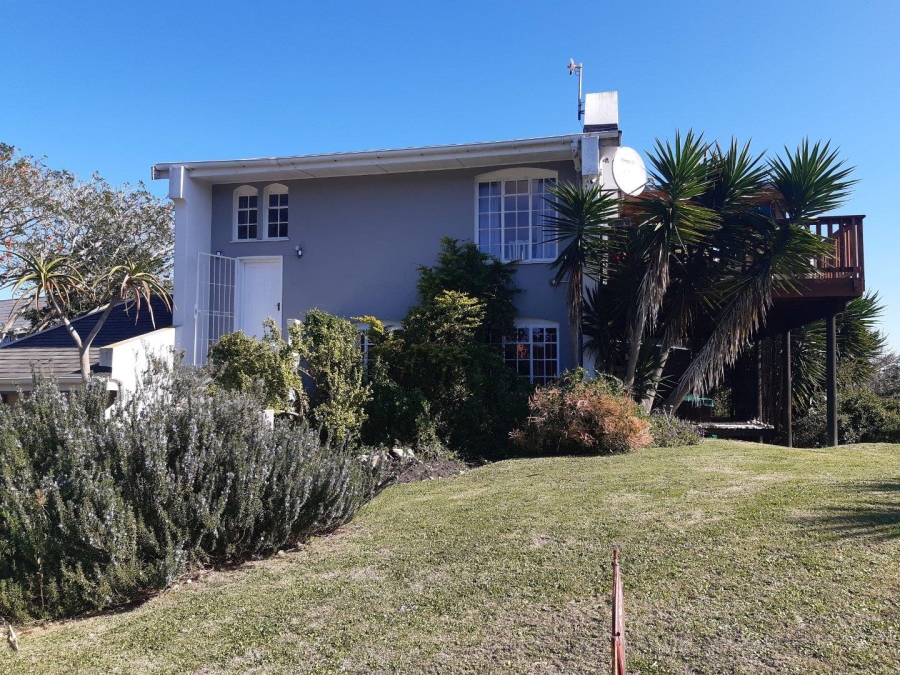 5 Bedroom Property for Sale in Paradise Beach Eastern Cape